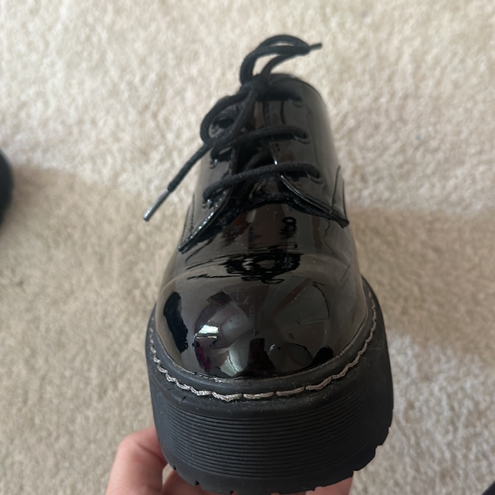 Steve Madden patent platform oxfords. Size 7 - Picture 6 of 10